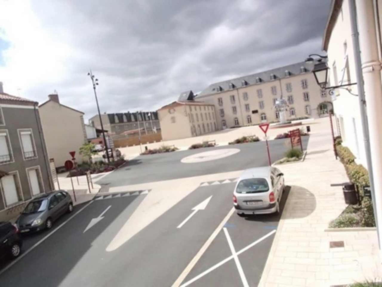 Appart-Alma Saint-Laurent-sur-Sevre Exterior photo